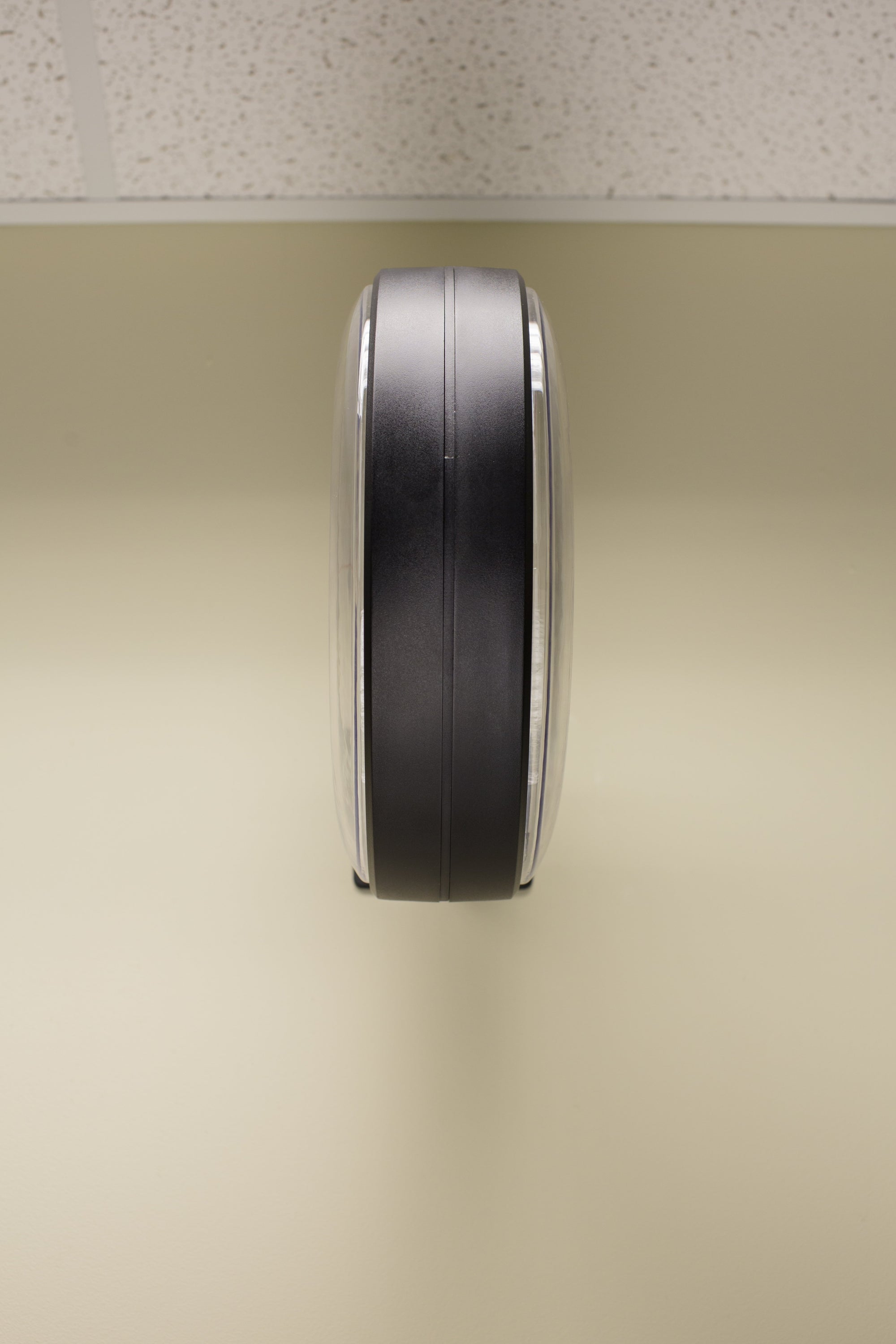 Side view of ONTA12DS-BK installation